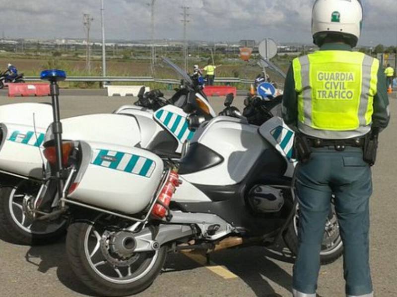 Hombre de Castellón investigado por conducir con ocupantes en las ventanillas y el maletero