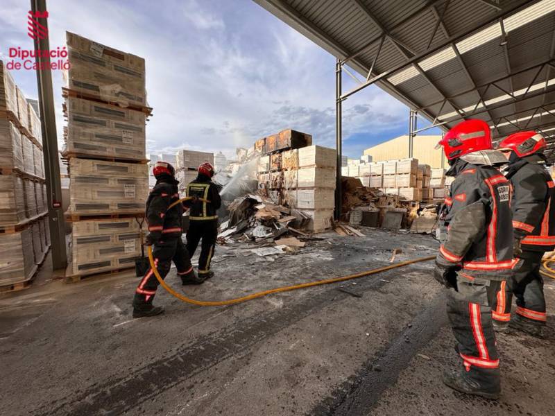 Incendio en una empresa cerámica de Onda (Castellón)