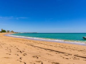 Sale a licitación el «xiringuito» de la playa de la Caracola de Benicarló (Castellón)