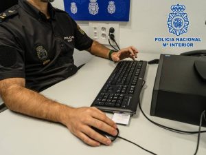 Detenido el empresario que usurpaba la identidad de otras personas para comprar gasóleo bonificado en Alicante