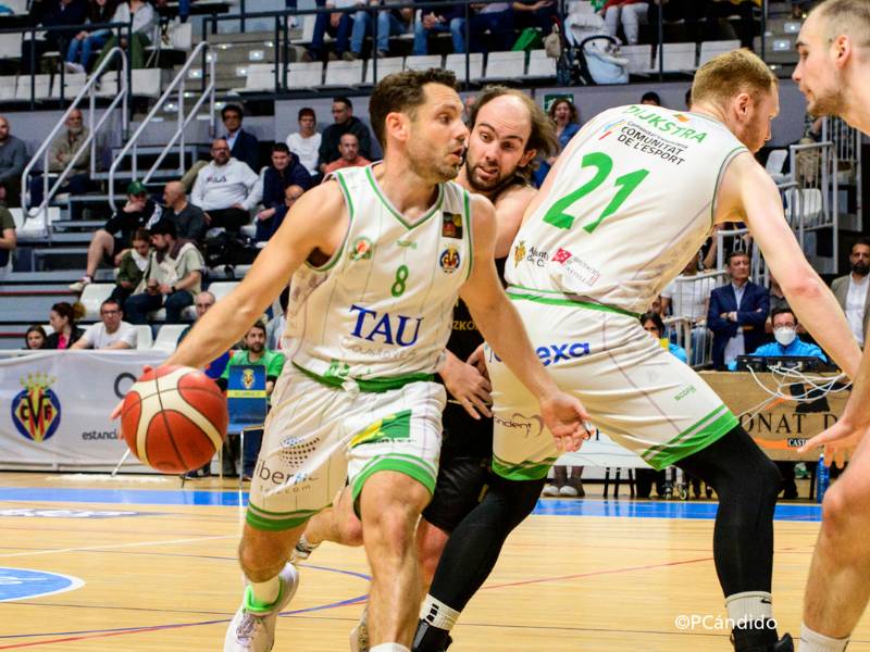 El Tau Castelló derrota al Juaristi ISB sin apenas despeinarse en el Ciudad de Castellón