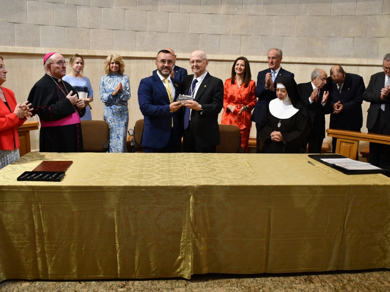 Ya está formalizada la donación del conjunto escultórico y el carillón de San Pascual de Vila-real (Castellón)