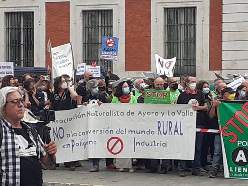 Caravana de protesta ‘ecologistas de Ayora-Cofrentes’ contra la designación como «zona de sacrificio» energético