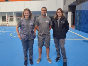 Así lucen con los nuevos uniformes los celadores y celadoras de los colegios de Castellón