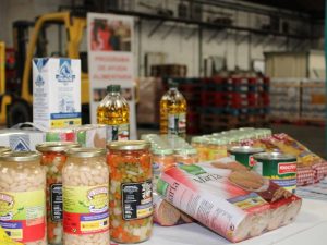 Cruz Roja prepara el reparto de 98.000 kilos de alimentos en la provincia de Castellón