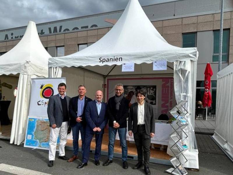 El aeropuerto de Castellón presenta la oferta turística de la provincia en el festival de Weeze y Dusseldorf 2023