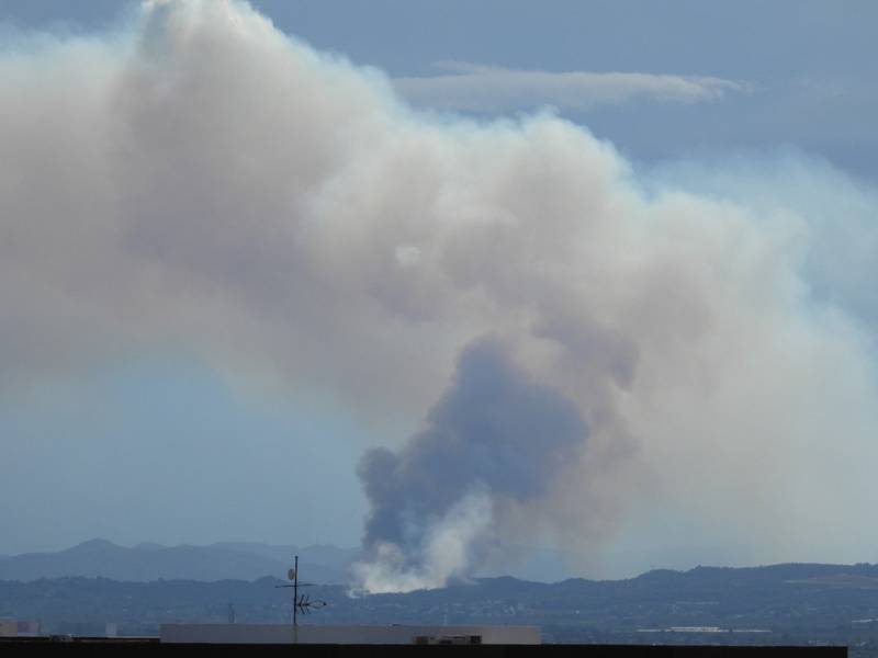 Incendio forestal con evacuados en Alfarp (Valencia)