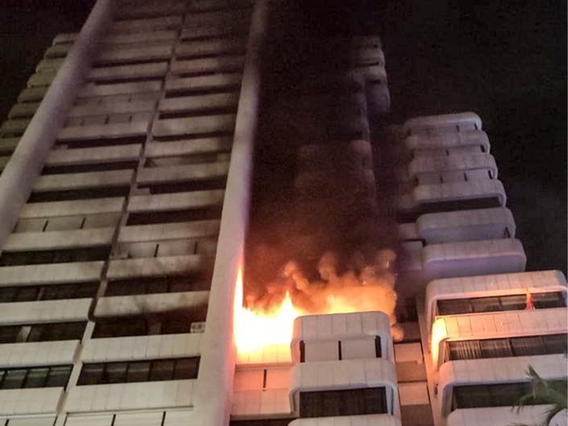 Un incendio en un edificio de Benidorm obliga a nueve vecinos a refugiarse en la azotea – Alicante