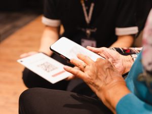 Taller de formación digital «Iai@ connectat» para los mayores de Almenara – Castellón