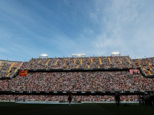 APAVCF prepara una ‘pañolada de apoyo’ a Diakhaby en el minuto 12 contra el Espanyol en Mestalla