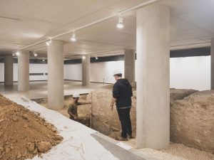 Descubren primeros fragmentos de cerámica taifa del siglo XI en la muralla medieval del IVAM (Valencia)