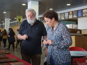 Donación de 14 pinturas de Manolo Safont y una lápida romana para Onda – Castellón