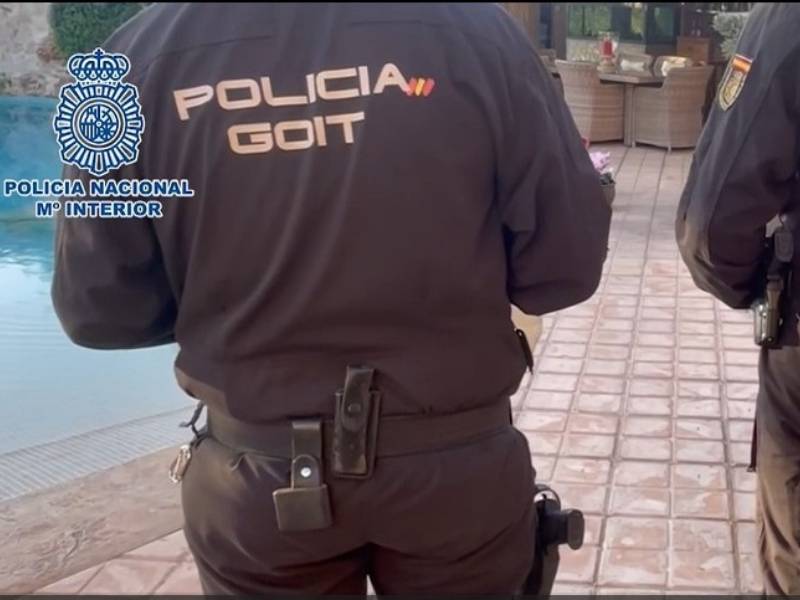 Detienen a 12 personas por suplantar identidades y estafar a entidades con la compra de vehículos en Alicante