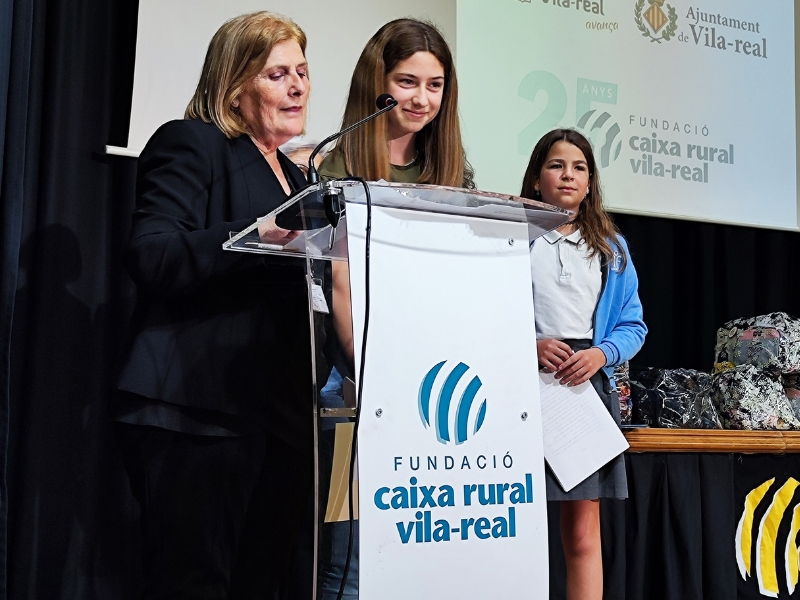 Balma Braceros y Amaya Sánchez ganan el Certamen literario para la prevención del tabaquismo de la ACCC en Vila-real (Castellón)