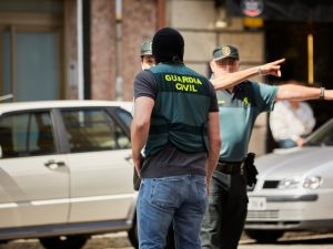 Roban una mochila con 3.000 euros con el ‘método de la mancha’ en un supermercado de Cullera – Valencia