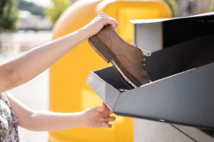 Instalación de contenedores para el reciclaje de ropa y textiles en Oropesa del Mar – Castellón