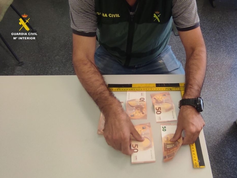 Dos detenidos por falsificación, posesión y uso de billetes falsificados en Santa Pola – Alicante