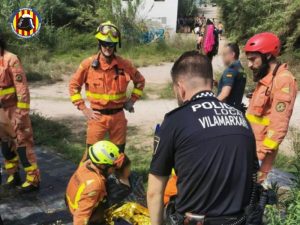 Un menor no podía salir del agua al quedar atrapado en las rocas de la zona de sifón del río Turia (Valencia)