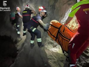 Bomberos esperan toda la noche con una mujer herida para el rescate aéreo diurno en Montanejos – Castellón