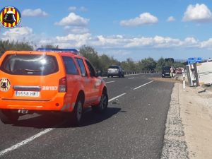 Atención de emergencia en la A-3: Bomberos de Sagunt actúan al regresar de encuentro nacional de rescates