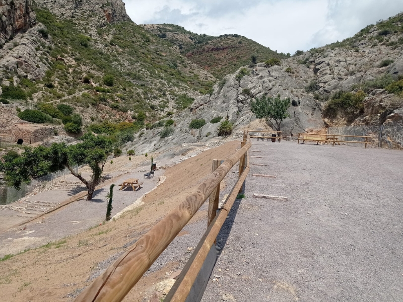 Abierto al público el parking habilitado del Mirador de Remolins de Borriol (Castellón)