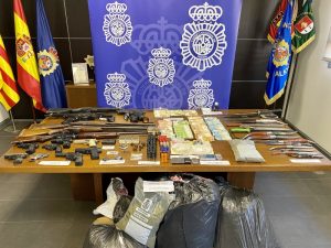 Desmantelada una banda que se hacía pasar por agentes para robar violentamente a traficantes – Alicante