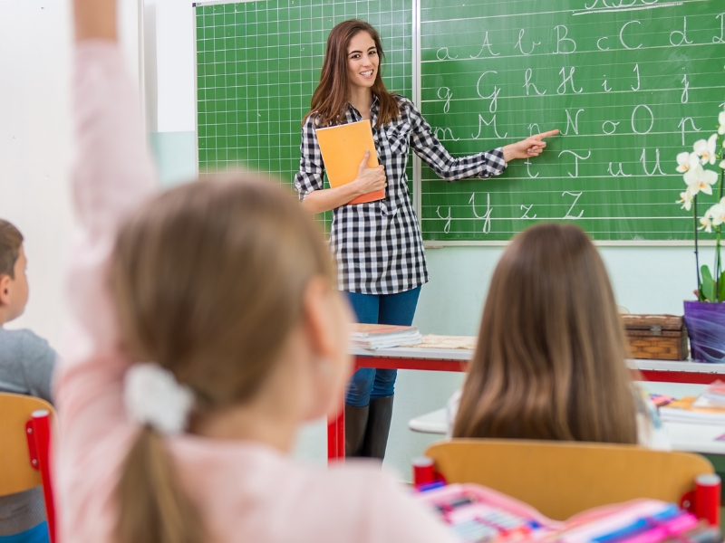 Educación refuerza el personal docente en la Comunitat para acoger a estudiantes ucranianos