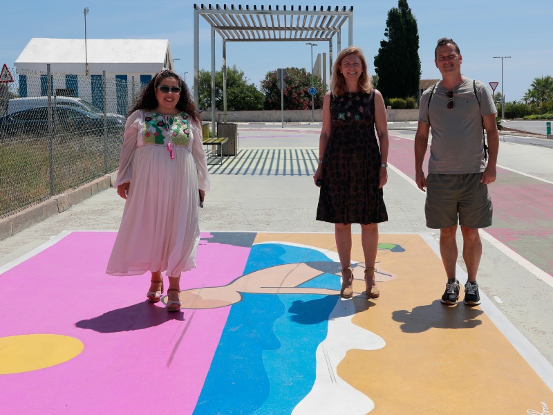 El arte urbano revitaliza el paseo hacia el mar en el Grao de Castellón