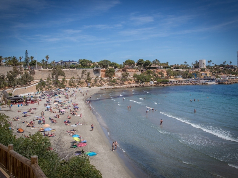 Inicio de semana en la Comunitat con nubes y calor de hasta 36ºC en Alicante