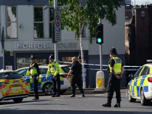 Conmoción en Nottingham por el asesinato de tres personas en su calles