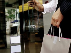 Cinco reglas básicas para comprar en rebajas y compras en línea: plazos y gastos de devolución