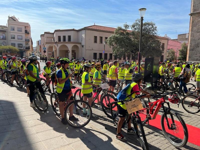 Clausura de la formación vial para niños y niñas con la ‘Pedalada Stars’ en la Vall d’Uixó (Castellón)