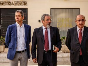 Vox asumirá la Vicepresidencia primera y Cultura, encabezada por el torero Barrera, y Agricultura, Justicia, Interior y Gobernación en la Generalitat  Valenciana