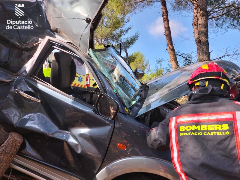 Herido en accidente de tráfico en Costur excarcelado por los bomberos – Castellón