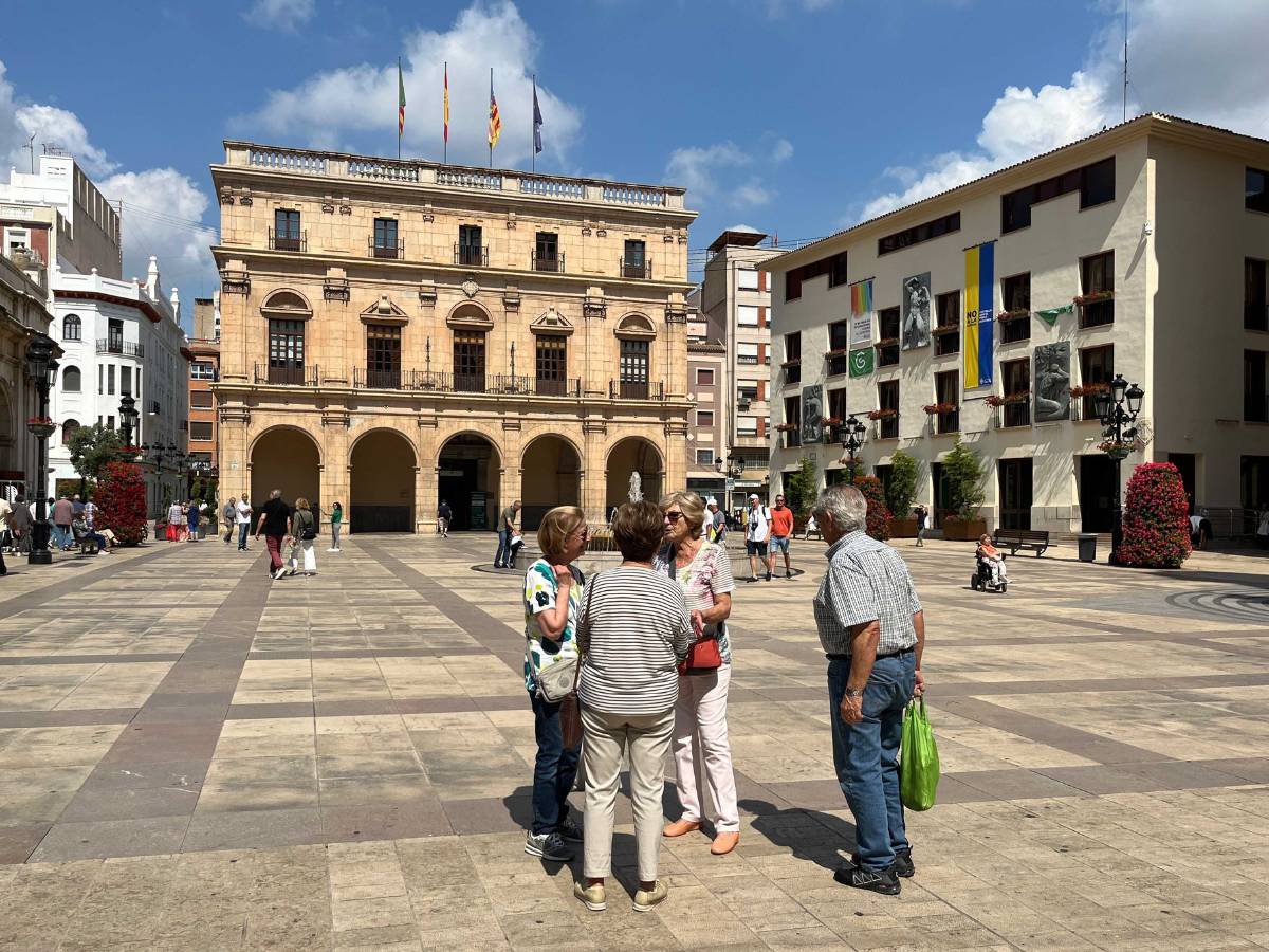 Tensión en el pleno del Ayuntamiento de Castelló el día de la renuncia de Salomé Pradas como concejala