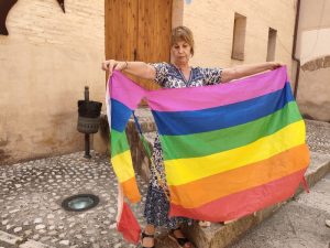 Acciones legales por el retiro de banderas LGTBI y la exhibición de una franquista en el Ayuntamiento de Albaida – Valencia