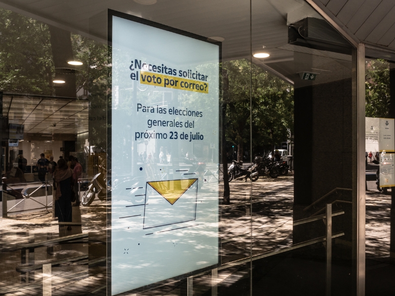 Correos abre cientos de oficinas este domingo para facilitar el voto por correo