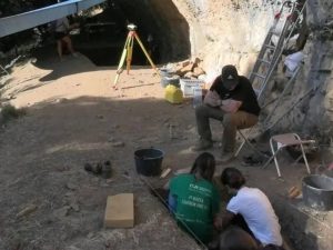 Nuevas excavaciones en la Coveta de la Foia de Villafranca del Cid – Castellón