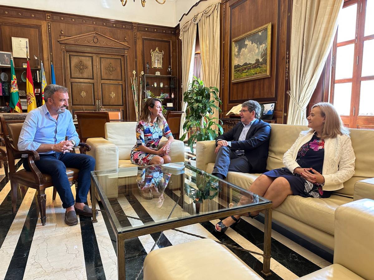 FUE-UJI mantiene un «firme compromiso» con la oferta educativa y el tejido productivo provincial de Castellón