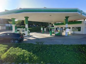 Un fallecido y una mujer muy grave tras el choque de un coche contra una gasolinera en Benitatxell – Alicante