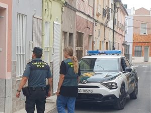 Reducido a disparos un hombre que amenazaba con un arma blanca en Les Coves de Vinromà – Castellón