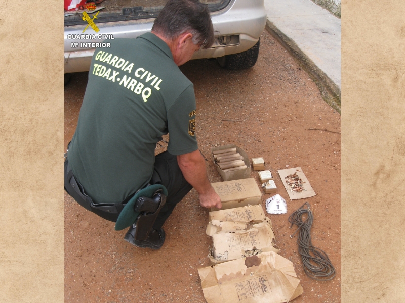 Destruyen diez kilos de dinamita 3-G encontrados en un garaje de Caudete de Las Fuentes – Valencia