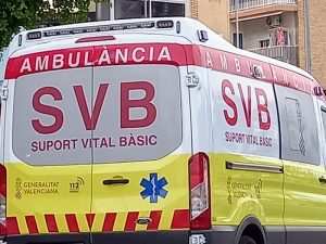 Ocho heridos en el accidente entre un coche y un autobús en Valencia