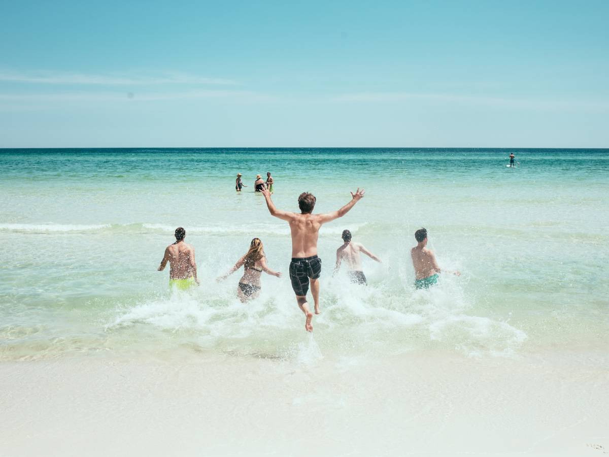 La playa del Carabassí de Elche reabre al baño con resultados ‘totalmente normales’ en los análisis