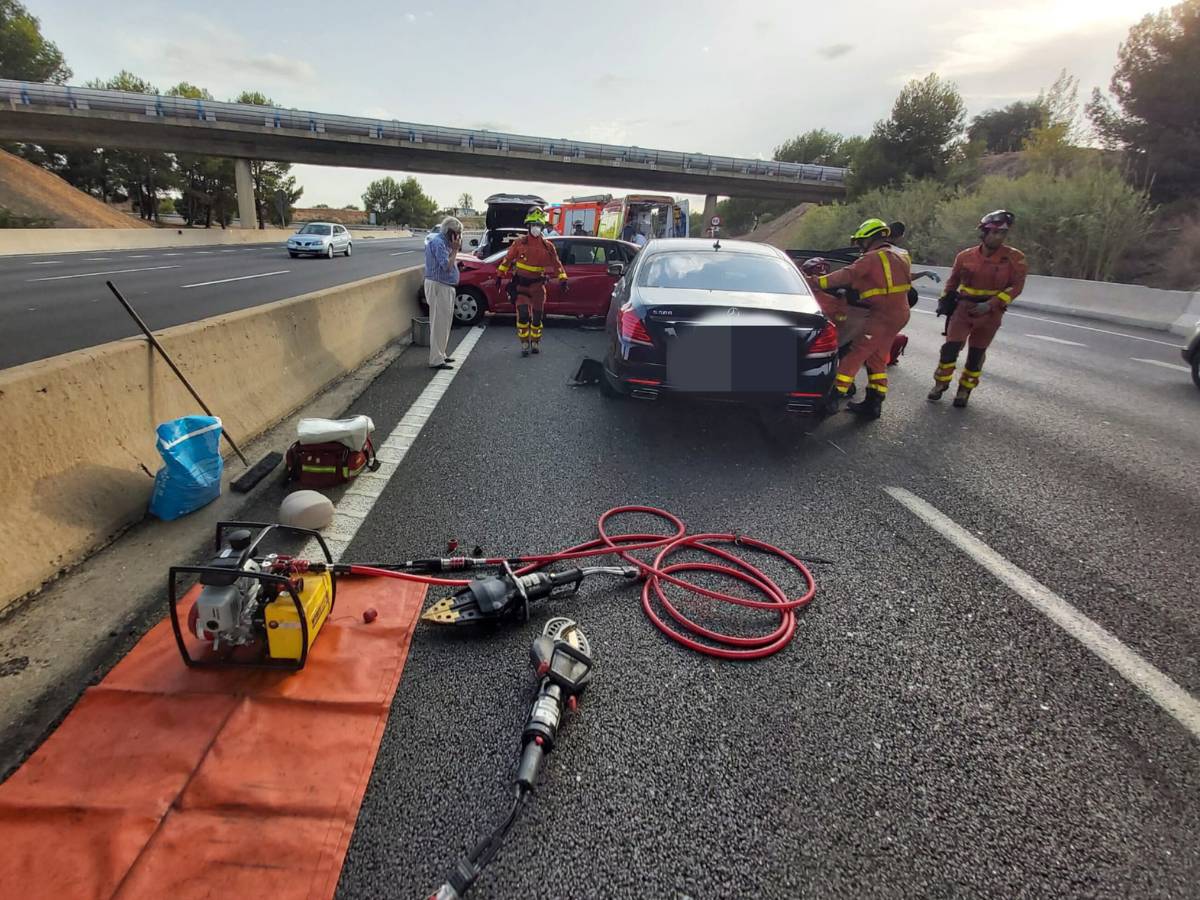 Tres heridos en accidente de tráfico en A-7 a su paso por Manises