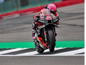 Aleix Espargaró le arrebata la victoria a Bagnaia – MotoGp Gran Bretaña