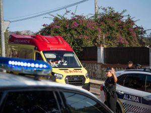 El exagente de policía atrincherado en Alzira no respondía a las negociaciones