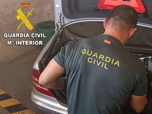 Aparece un cadáver dentro de un coche en Benlloc – Castellón