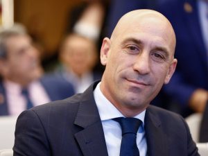 Rubiales se disculpa por el beso a Jenni Hermoso