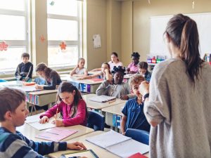 Educación obliga a asistir más horas a clase en Castellón, Valencia y Alicante